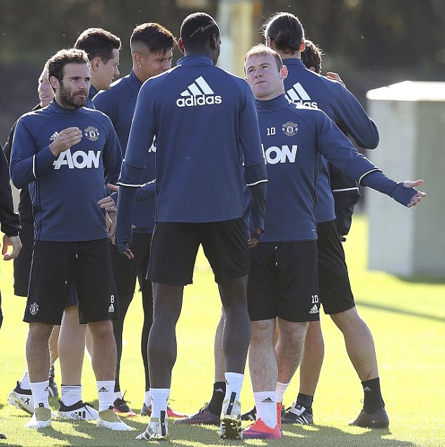 Dan sao MU vui ve luyen tap anh 9