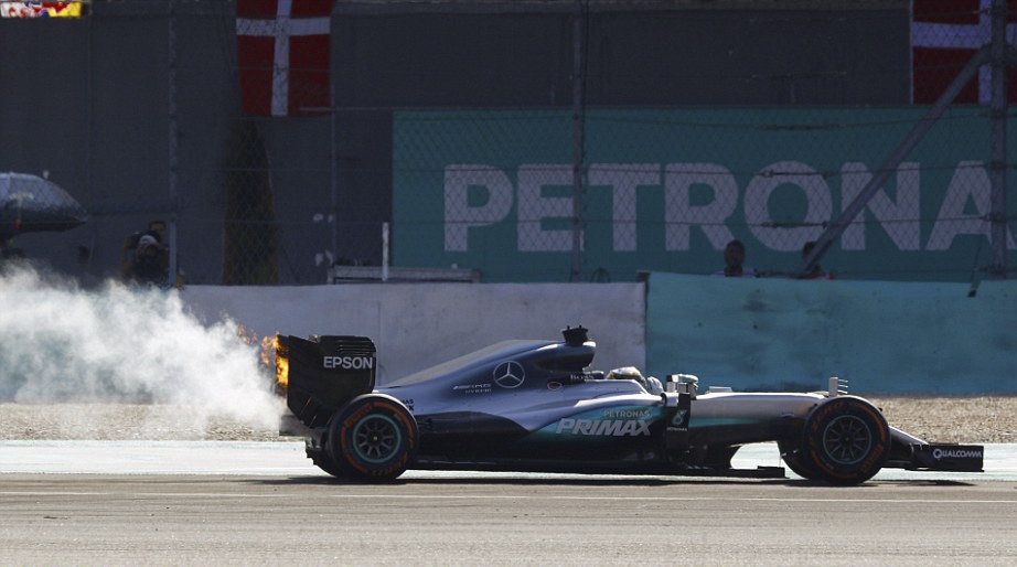 Hamilton bỏ cuộc tại Malaysian GP ảnh 2 Hamilton bo cuoc tai Malaysian GP anh 2