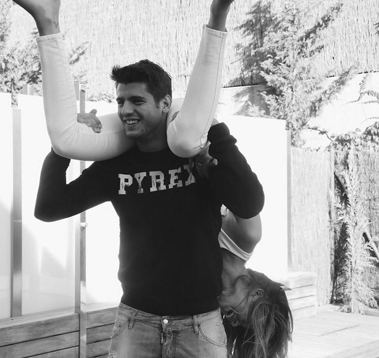 Ronaldo va dong doi gong minh chup anh anh 6