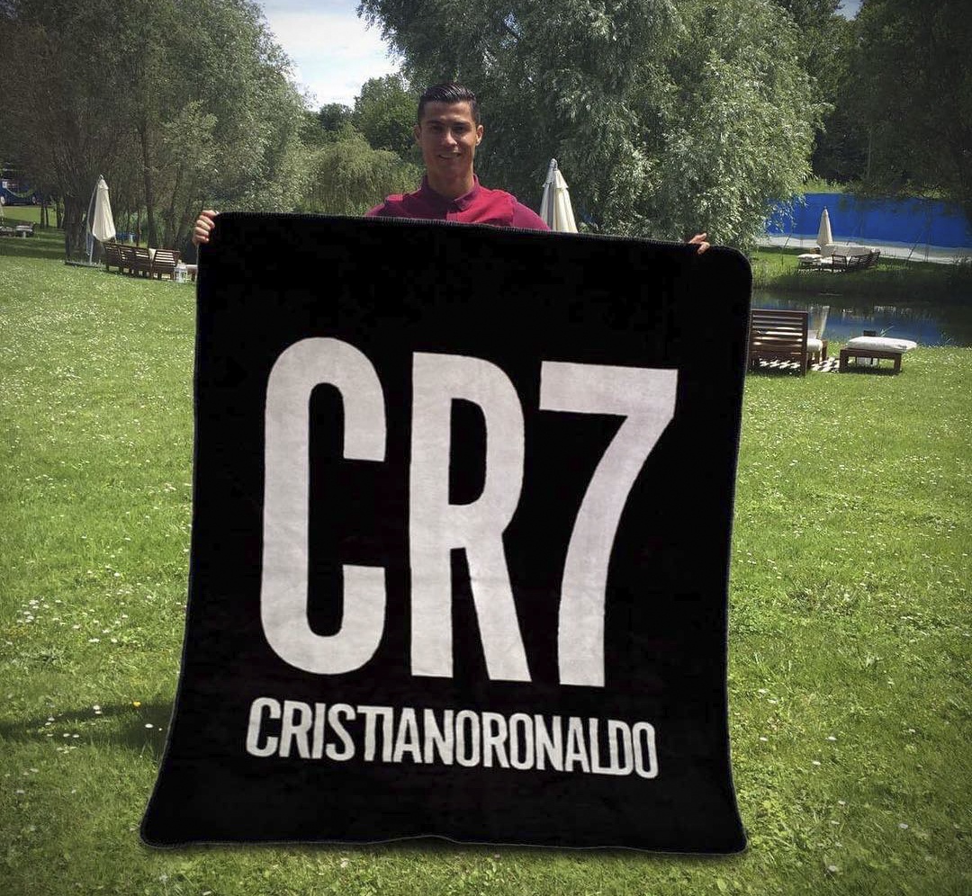 Ronaldo va dong doi gong minh chup anh anh 5