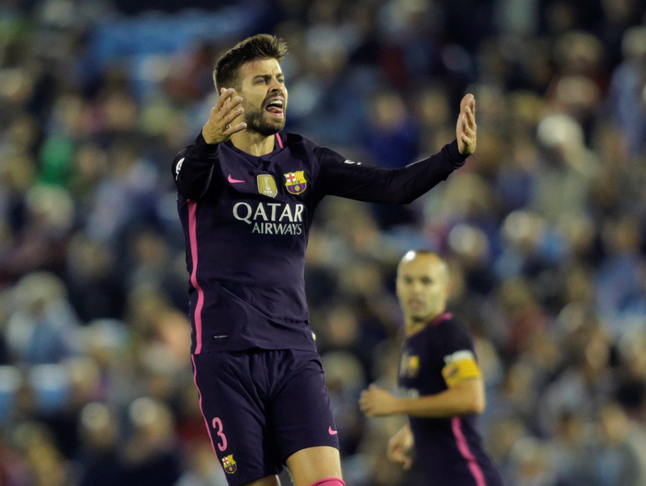 Barca thua 3-4 anh 9