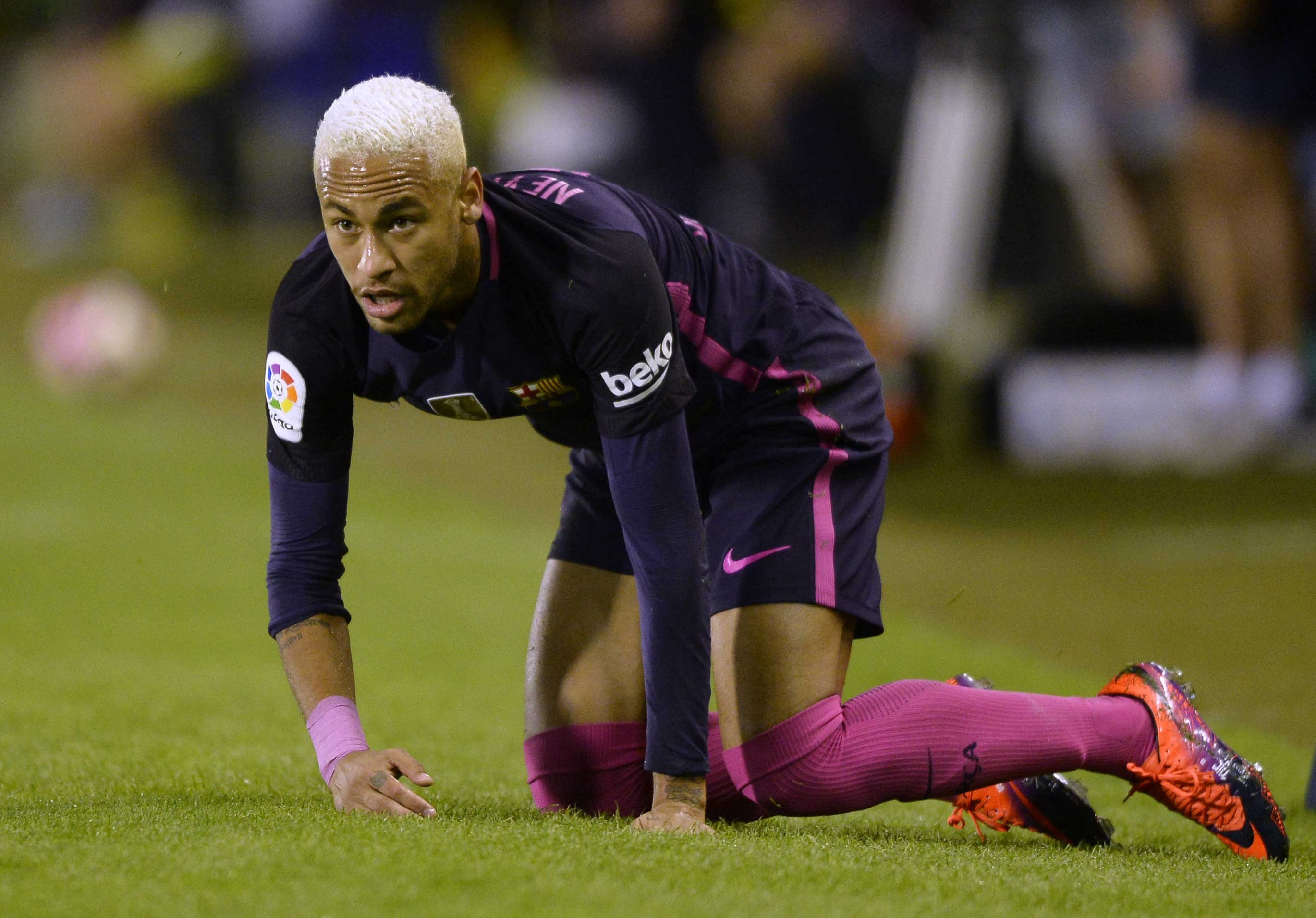 Barca thua 3-4 anh 7