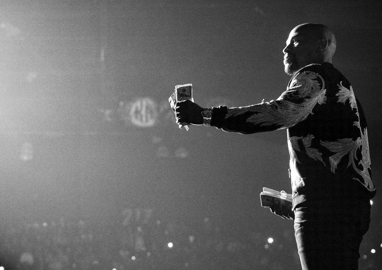 Mayweather nem tien trong show dien ca nhac hinh anh