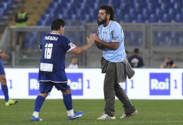 Maradona va con trai anh 11