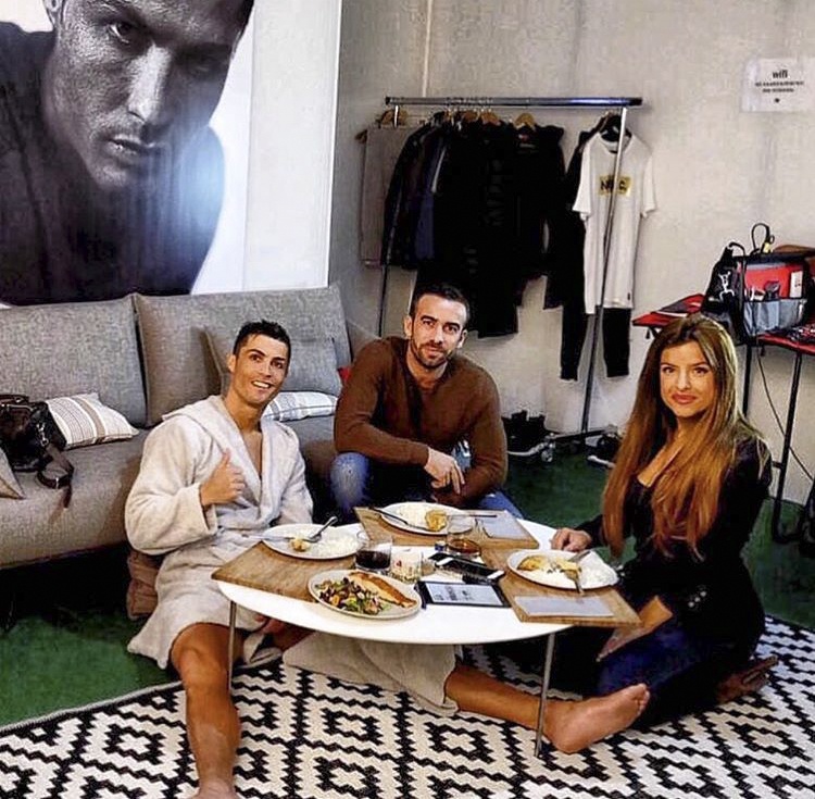 Ronaldo bổ nhiệm con gái ‘siêu cò’ Mendes ảnh 3 Ronaldo bo nhiem con gai ‘sieu co’ Mendes anh 3