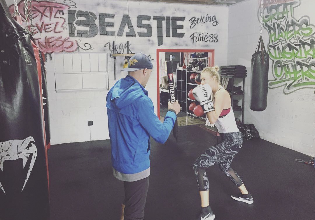 Sharapova sánh vai Tiger Woods ảnh 8 Sharapova sanh vai Tiger Woods anh 8