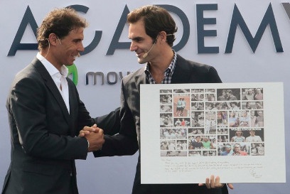 Federer nhan mon qua dac biet tu Nadal hinh anh