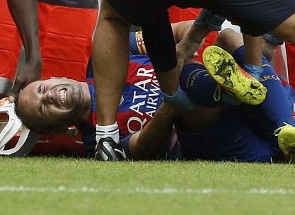 Barca ton that nang sau tran thang kich tinh Valencia hinh anh