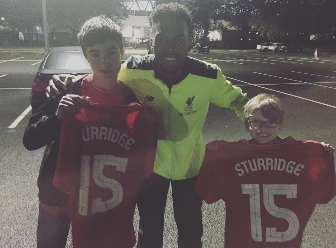 Messi du ngoan Disneyland anh 7