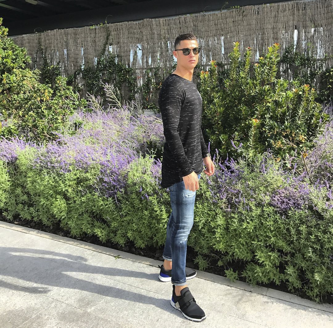 Messi du ngoan Disneyland anh 5