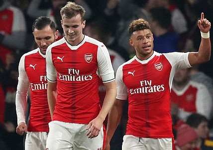 Chien thang khong tron ven cua Arsenal o cup Lien doan hinh anh