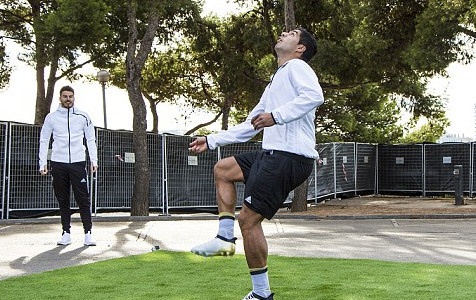 Suarez khong che gon trai bong roi o van toc 104 km/h hinh anh