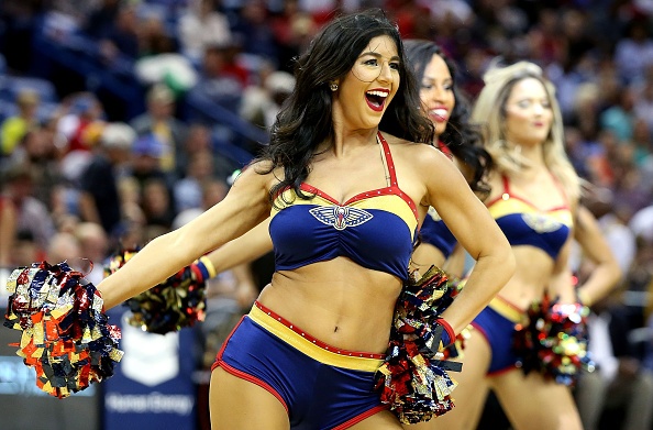 Vu dieu soi dong ham nong tran dau NBA hinh anh