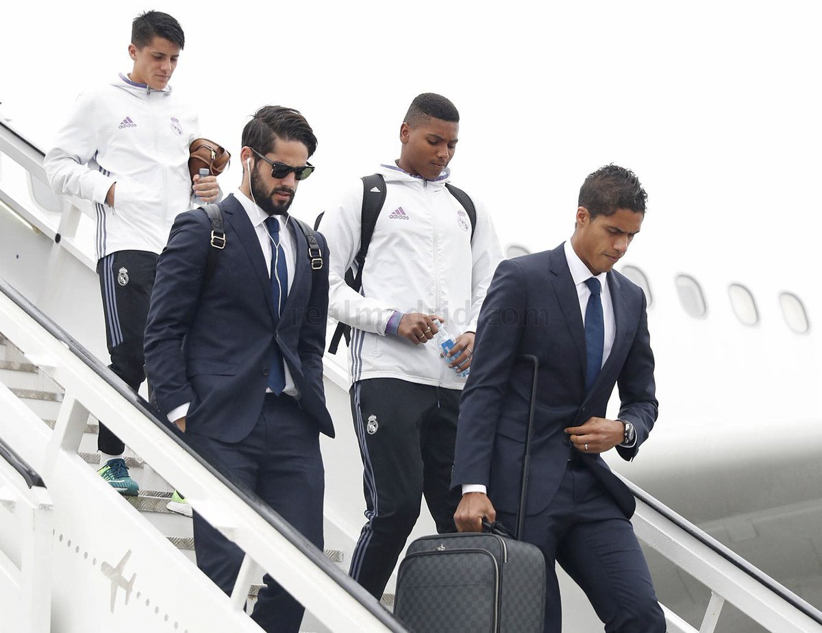 Dan sao Real do bo Ba Lan anh 1