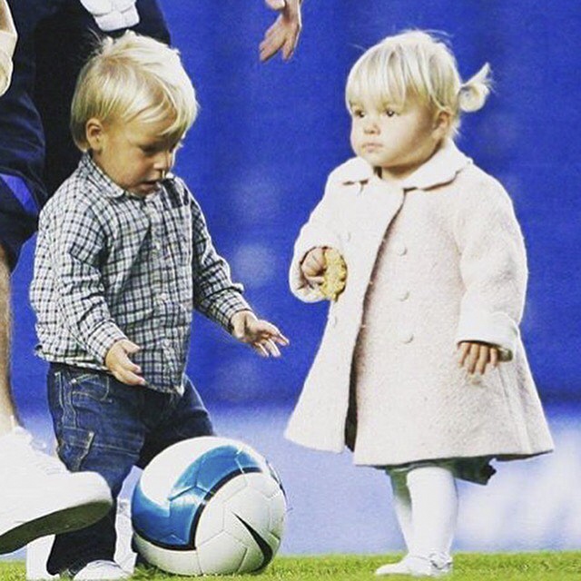 sao bong da quay quan ben gia dinh anh 7