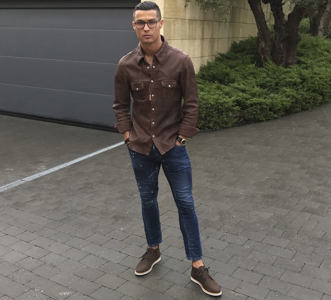 sao bong da quay quan ben gia dinh anh 2