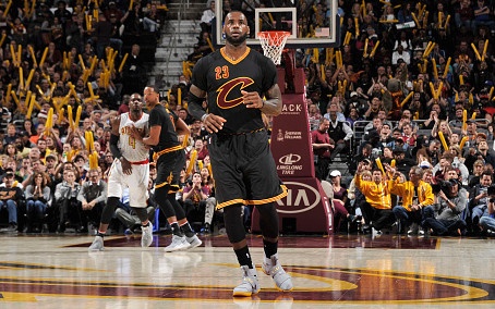 DKVD Cavaliers bat ngo nhan that bai dau tien mua nay hinh anh