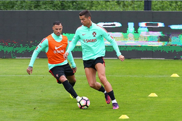 Ronaldo hao hung tap luyen anh 7