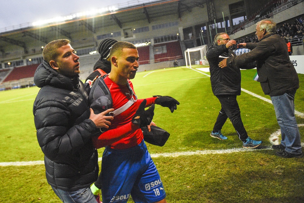 Huyền thoại Henrik Larsson thủ thế ảnh 5 Huyen thoai Henrik Larsson thu the anh 5