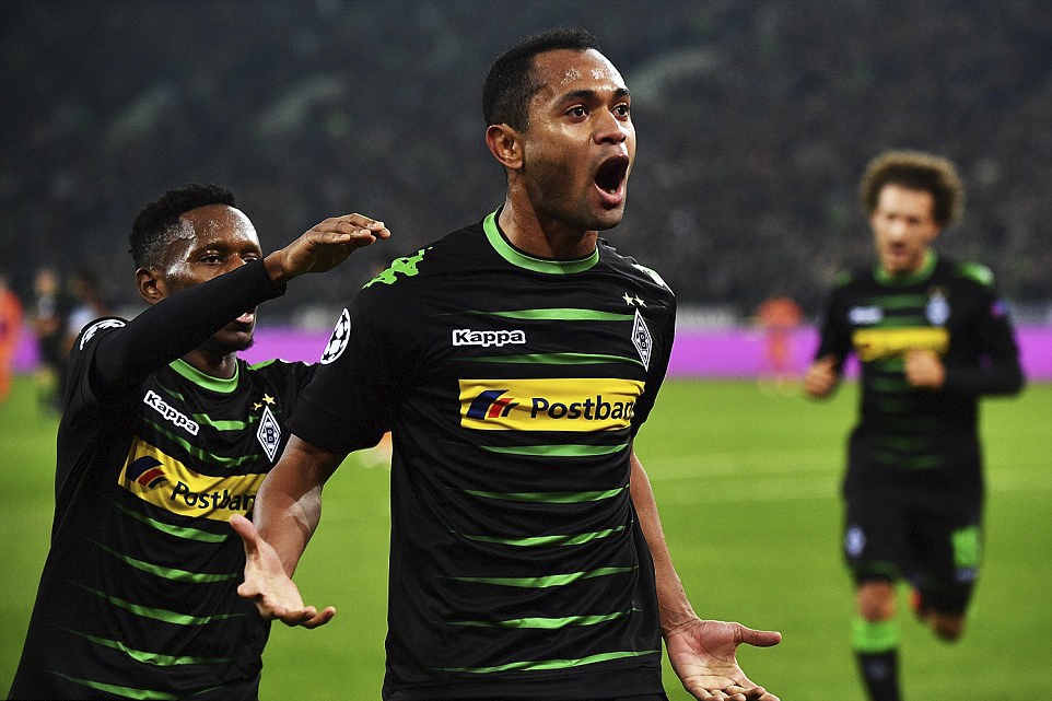 Man City vào vòng 1/8 Champions League ảnh 6 Man City vao vong 1/8 Champions League anh 6