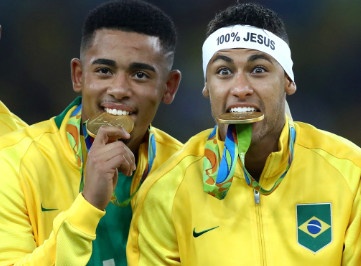 Tan binh 30 trieu bang hoi quan cung Man City hinh anh