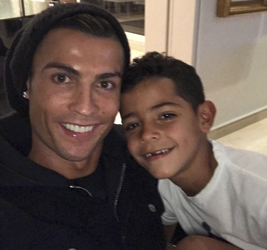 Ronaldo lan san sang dien anh anh 3