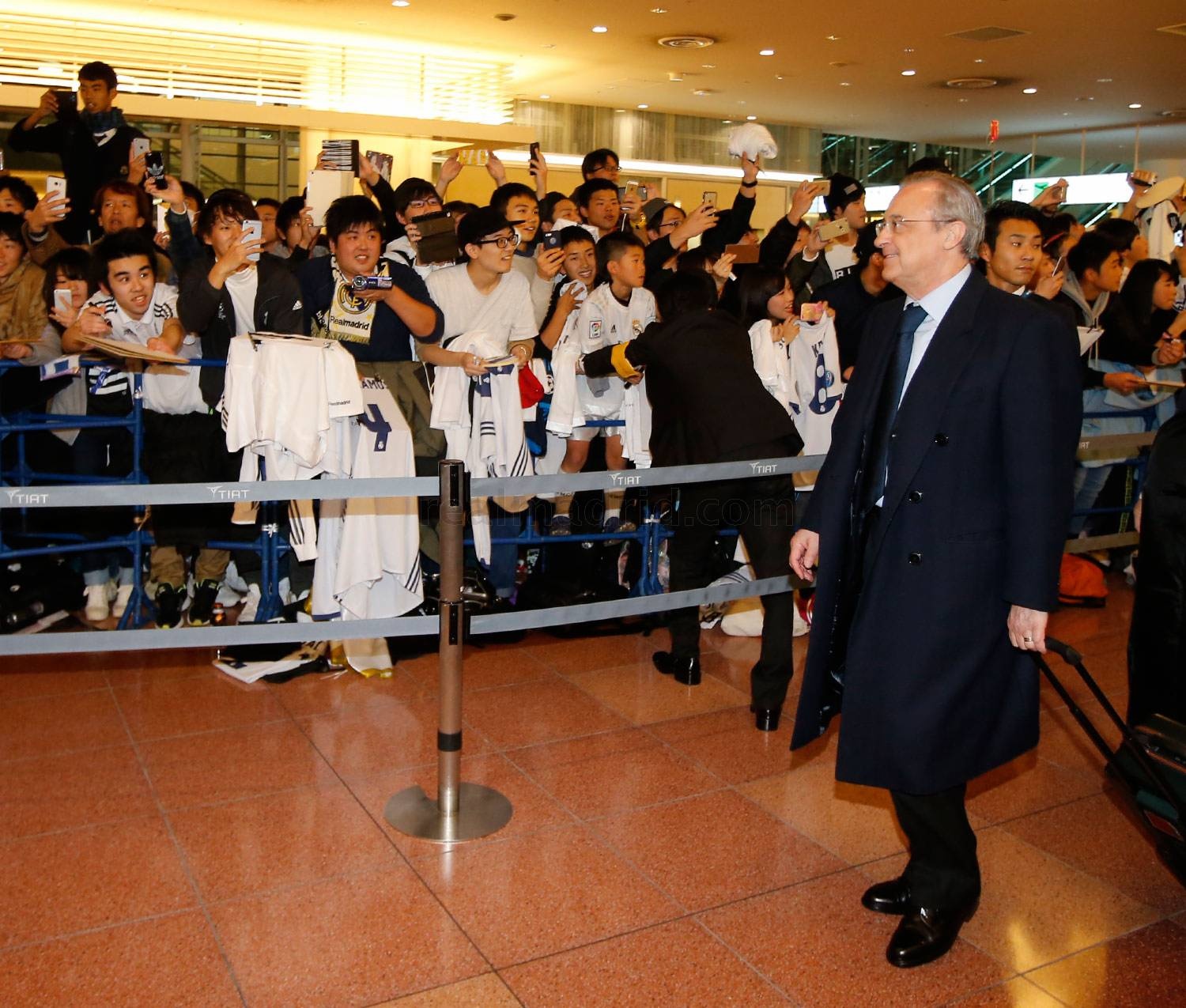 Ronaldo vang mat o gala Qua bong vang anh 12
