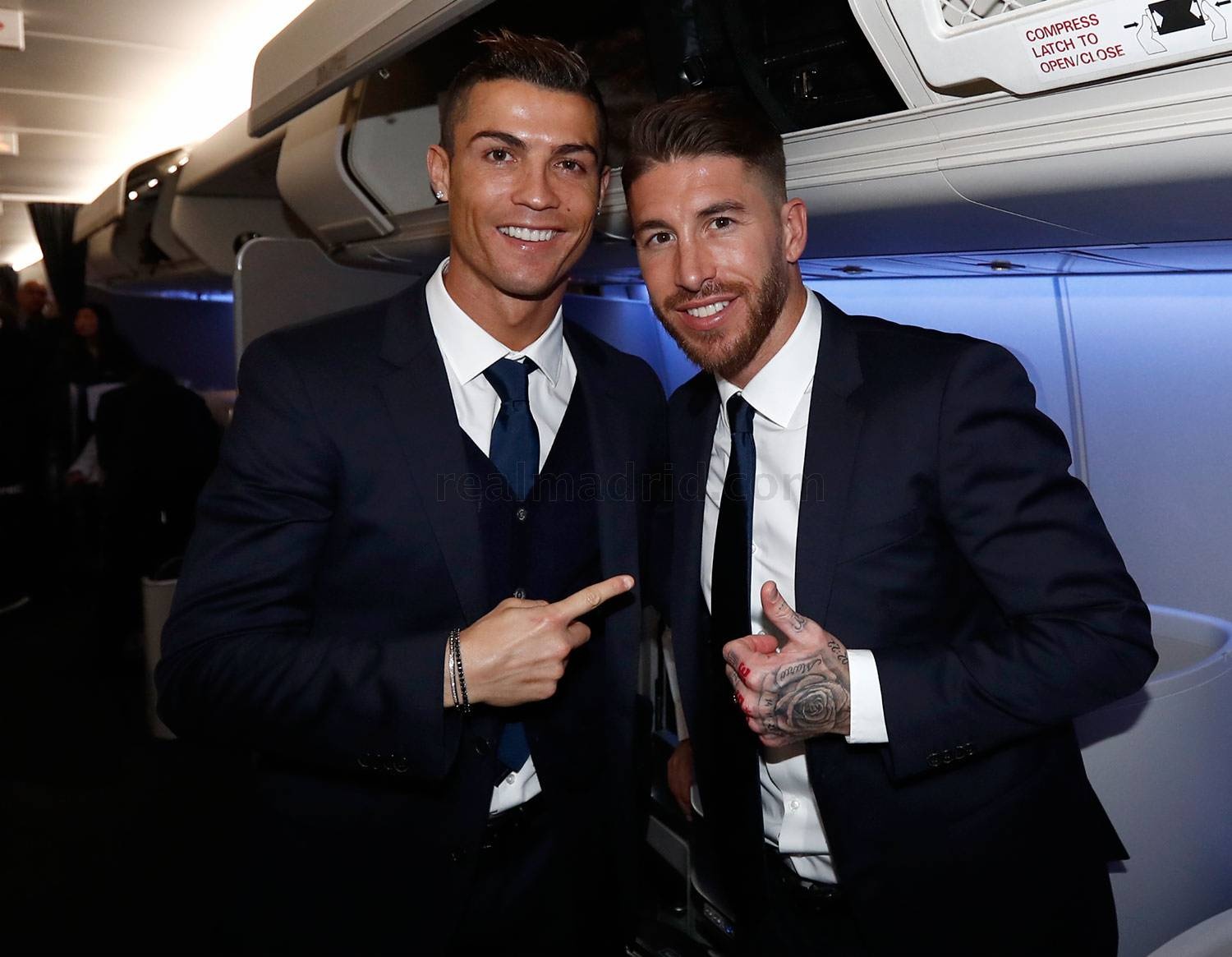 Ronaldo vang mat o gala Qua bong vang anh 6