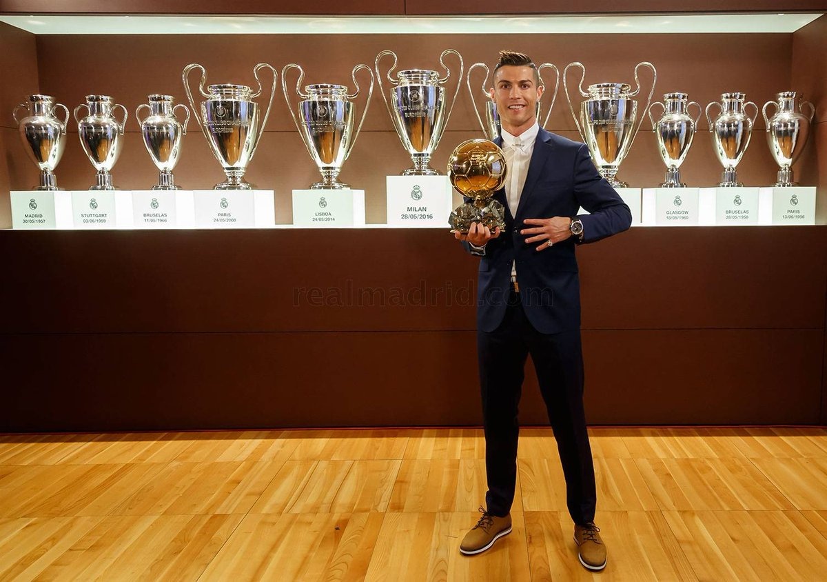 Ronaldo giành Quả bóng vàng ảnh 1 Ronaldo gianh Qua bong vang anh 1