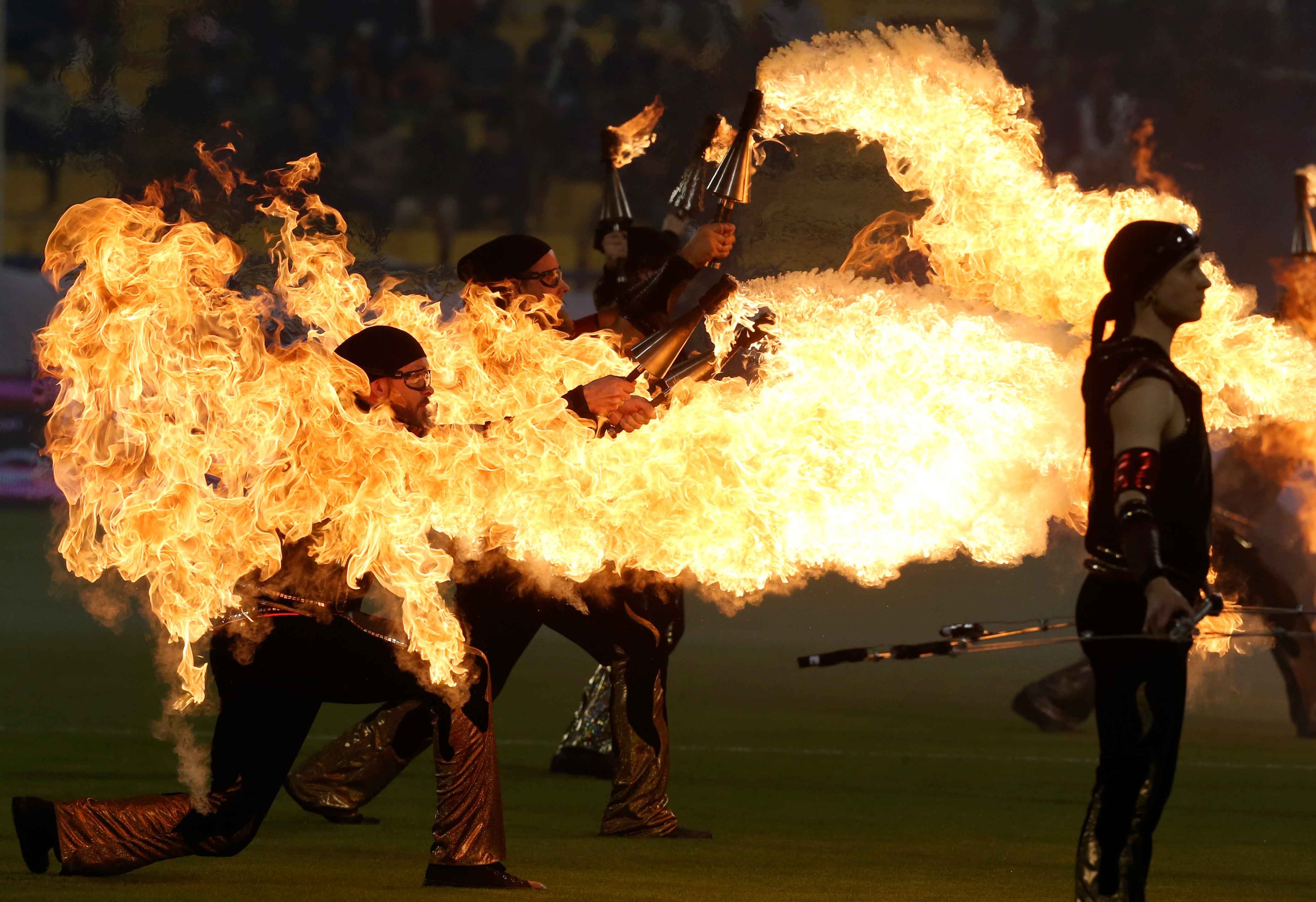 Messi va dong doi doat cup vang anh 11