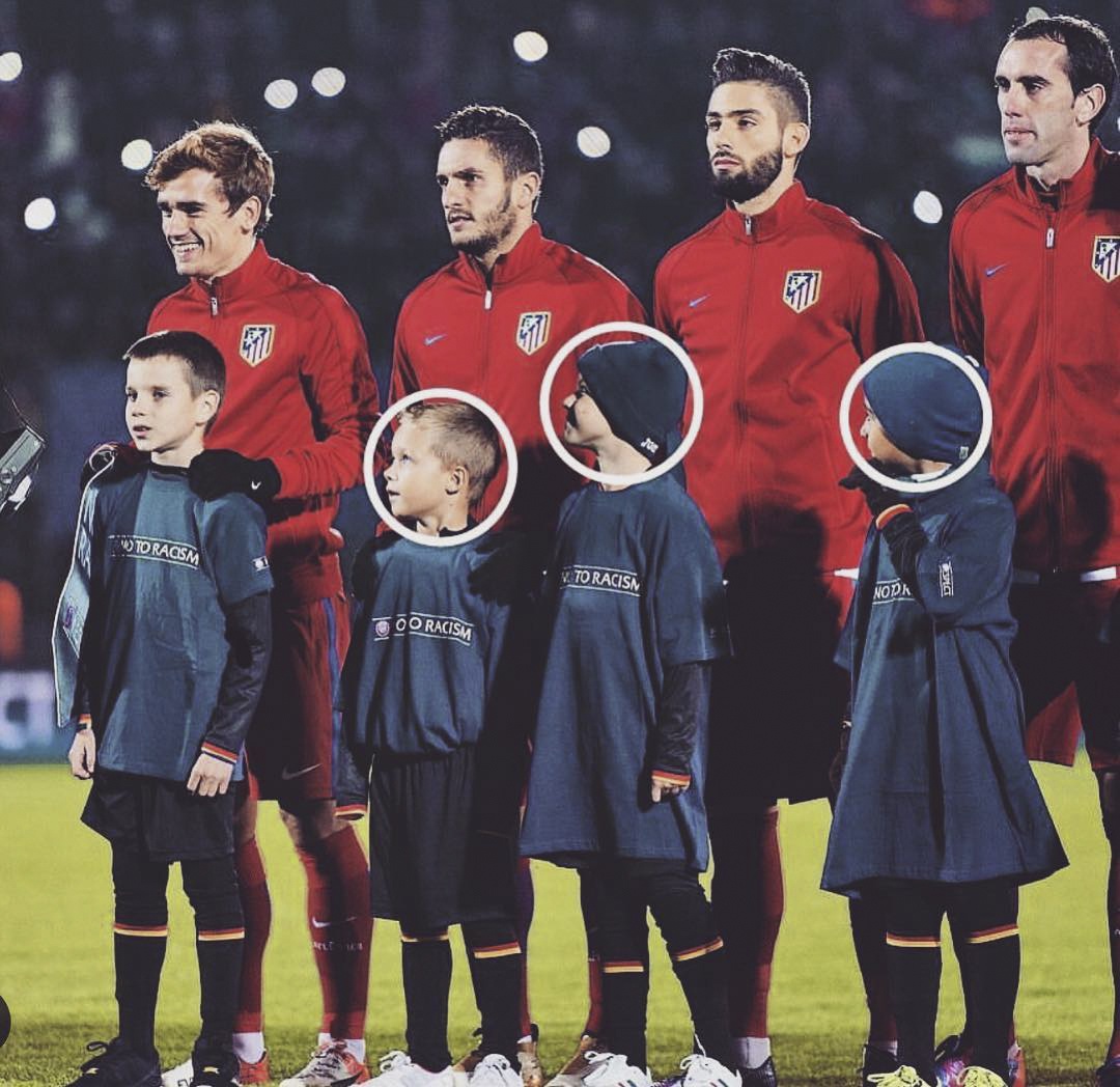 Ronaldo trổ tài sút phạt ảnh 3 Ronaldo tro tai sut phat anh 3