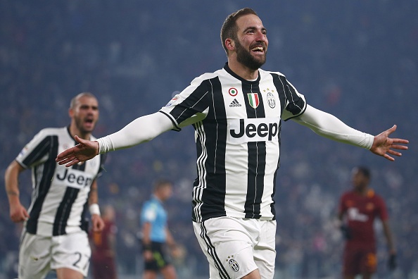 Higuain ghi ban dang cap, Juventus ha guc AS Roma hinh anh