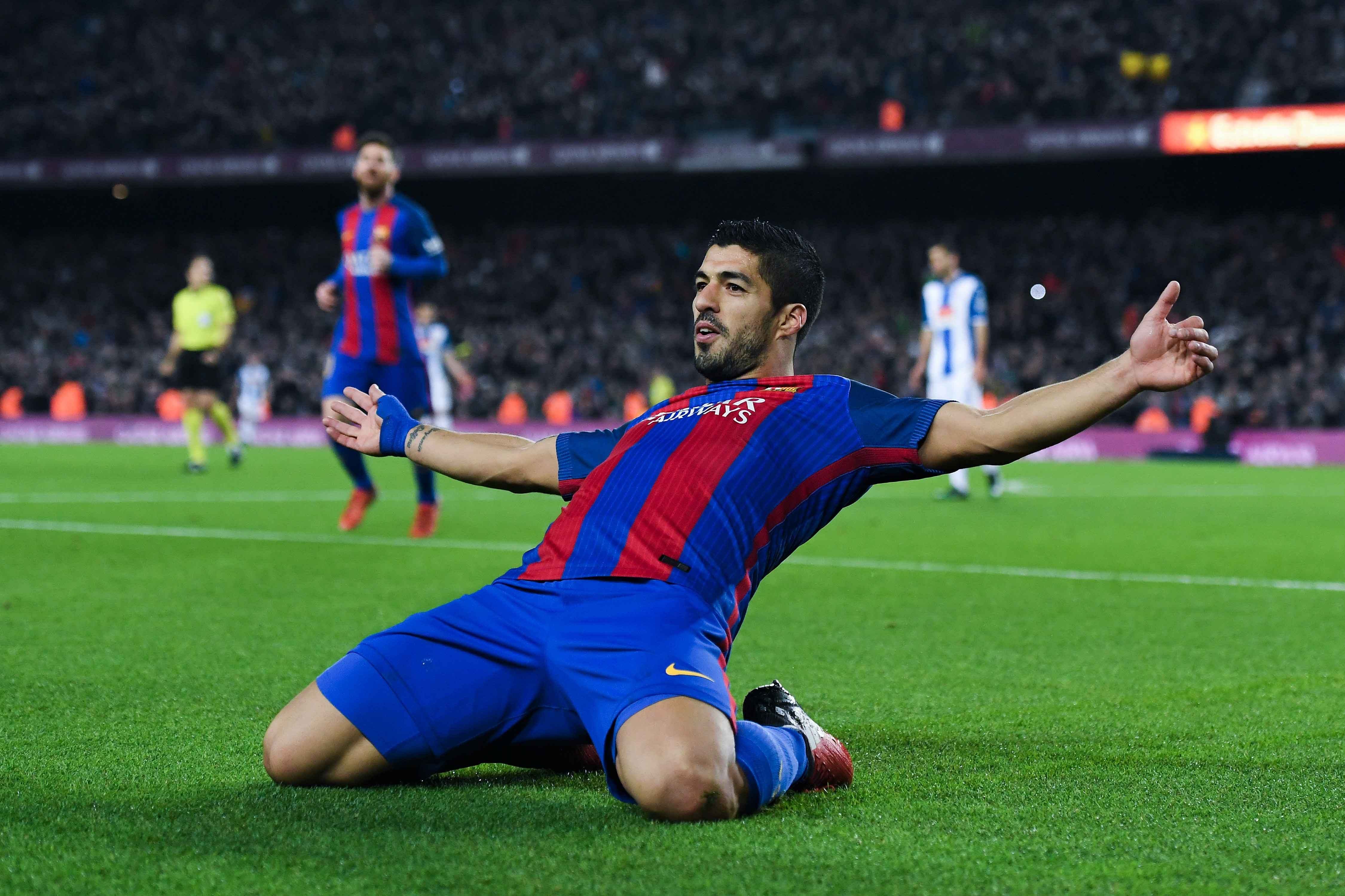 Messi solo dang cap anh 4