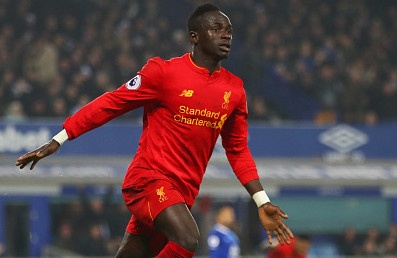 Mane toa sang giup Liverpool thang kich tinh Everton hinh anh