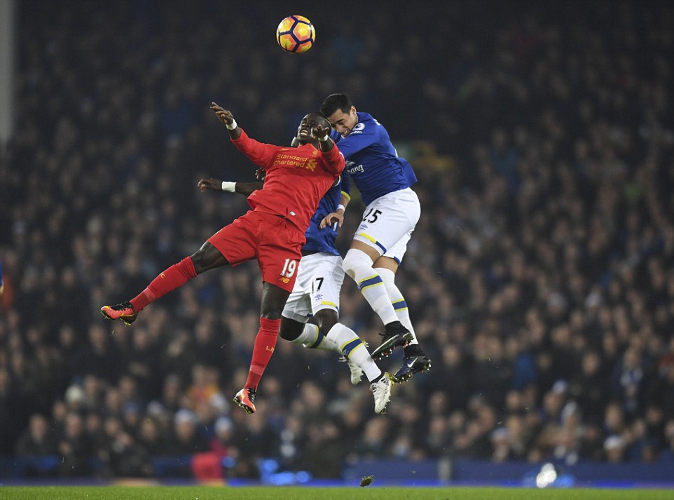 Liverpool thang kich tinh Everton anh 2