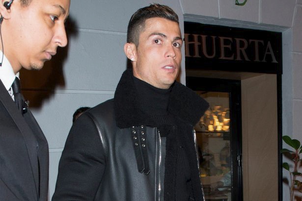 Ronaldo ăn mừng chức vô địch ảnh 2 Ronaldo an mung chuc vo dich anh 2