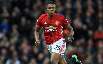 Chuyen nhuong 22/12: MU 'troi chan' cong than hinh anh