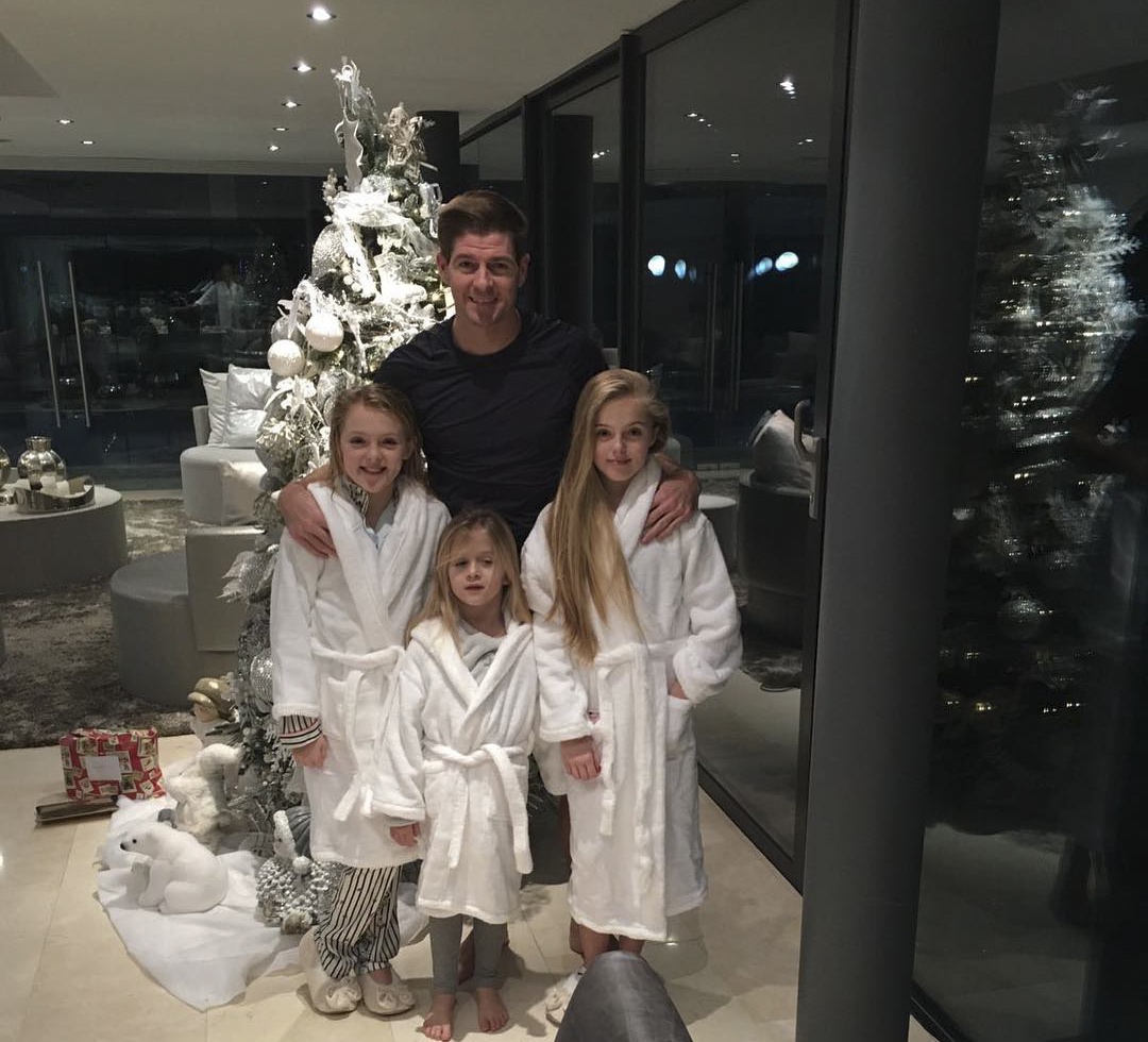 Sao bóng đá đón Giáng sinh ảnh 18 Sao bong da don Giang sinh anh 18