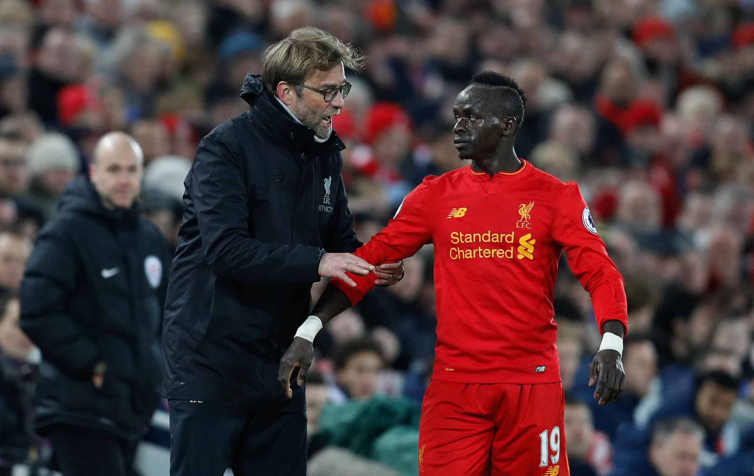 Liverpool nguoc dong thang dam Stoke anh 5