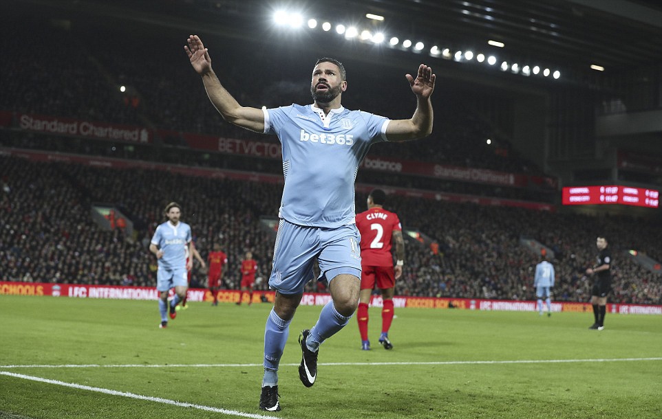 Liverpool ngược dòng thắng đậm Stoke ảnh 4 Liverpool nguoc dong thang dam Stoke anh 4