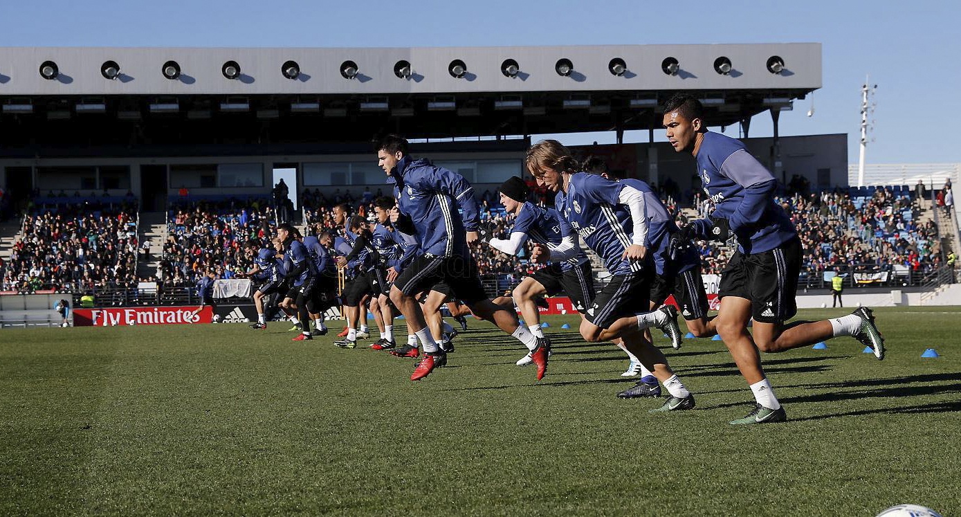 Ronaldo và đồng đội tạo dáng vui nhộn ảnh 12 Ronaldo va dong doi tao dang vui nhon anh 12