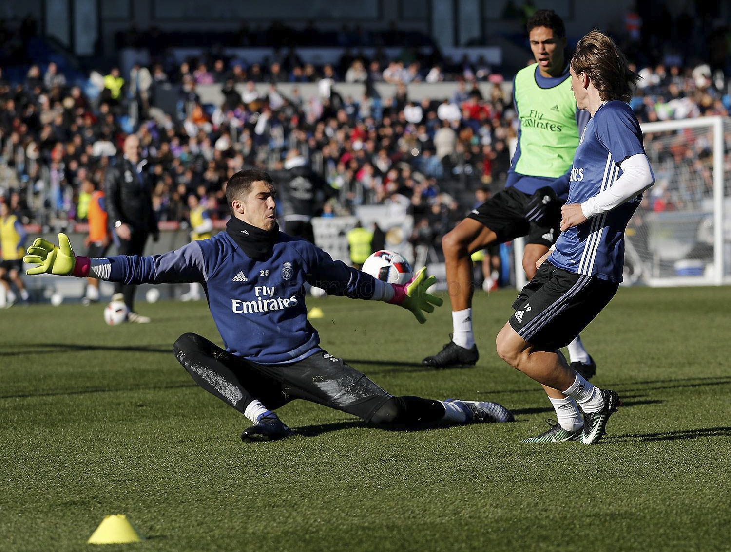 Ronaldo va dong doi tao dang vui nhon anh 7