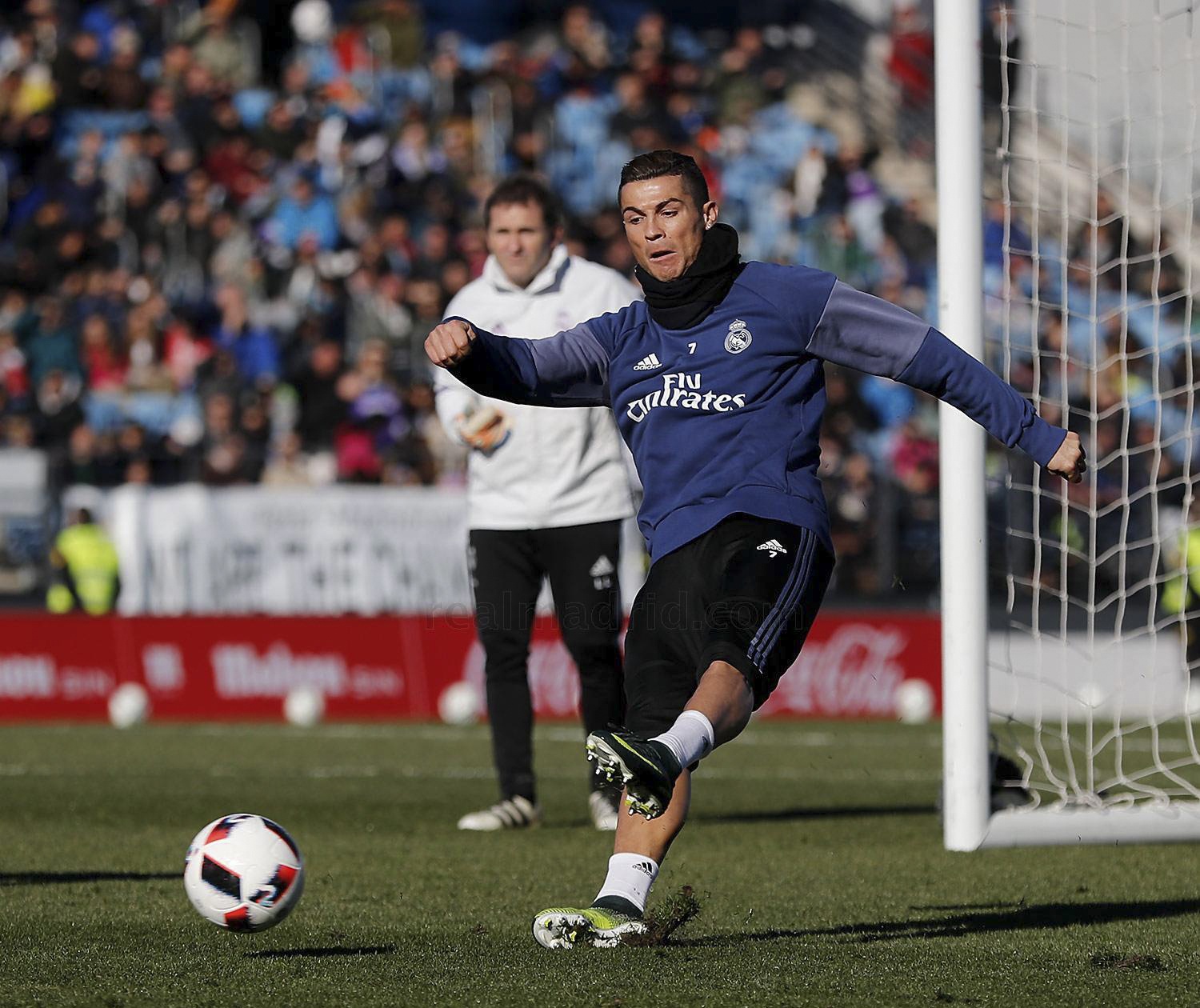 Ronaldo va dong doi tao dang vui nhon anh 3