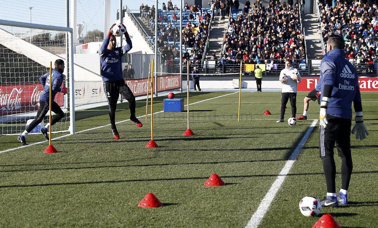 Ronaldo và đồng đội tạo dáng vui nhộn ảnh 11 Ronaldo va dong doi tao dang vui nhon anh 11