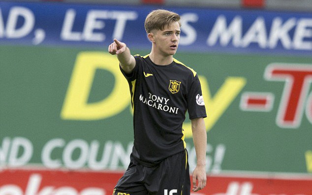 Chuyen nhuong 3/1: MU hoi mua tien dao 17 tuoi hinh anh