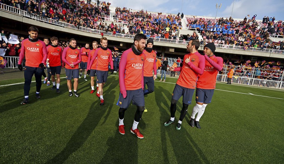 Messi solo va ghi ban anh 1