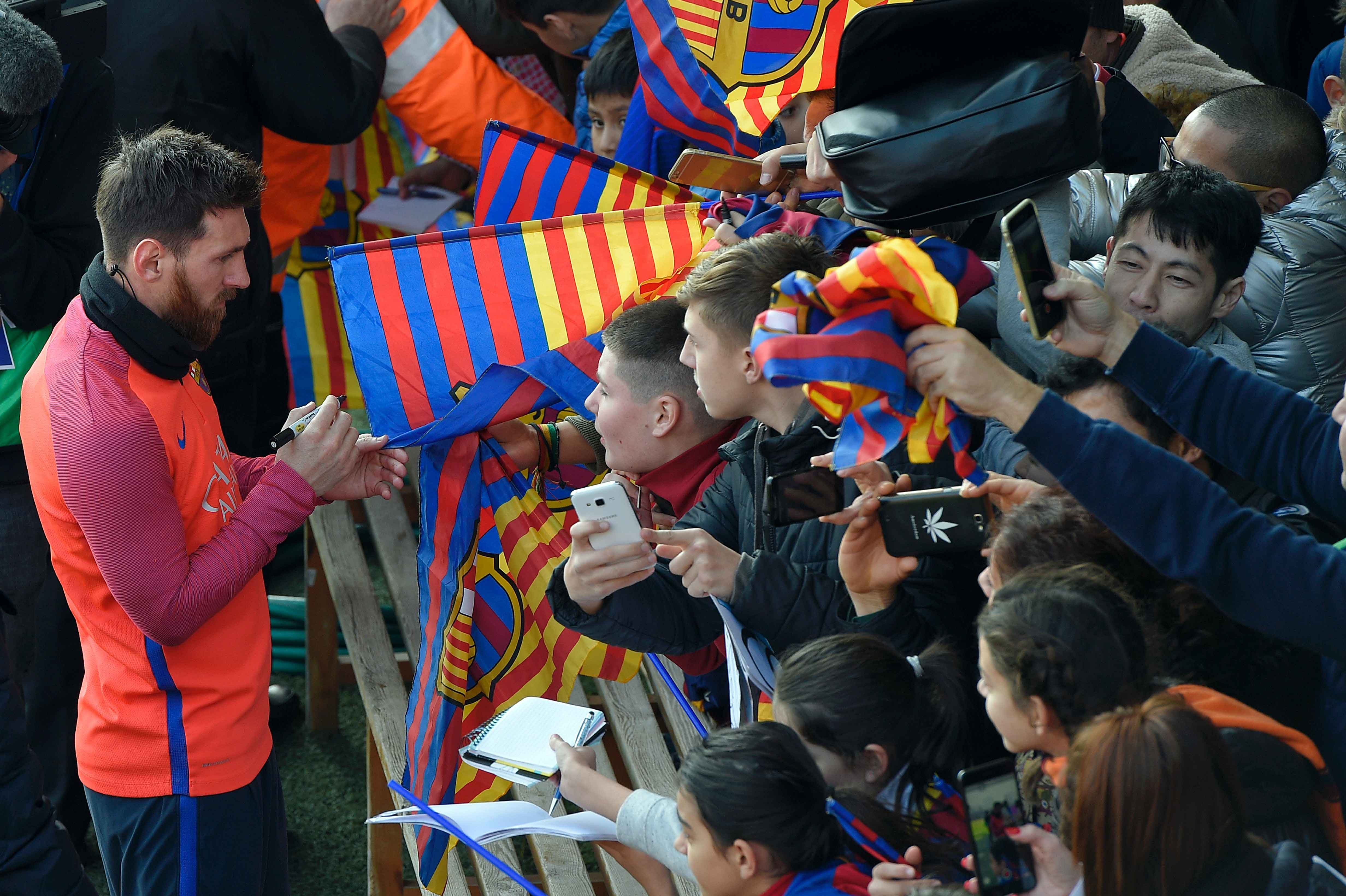 Messi solo va ghi ban anh 7