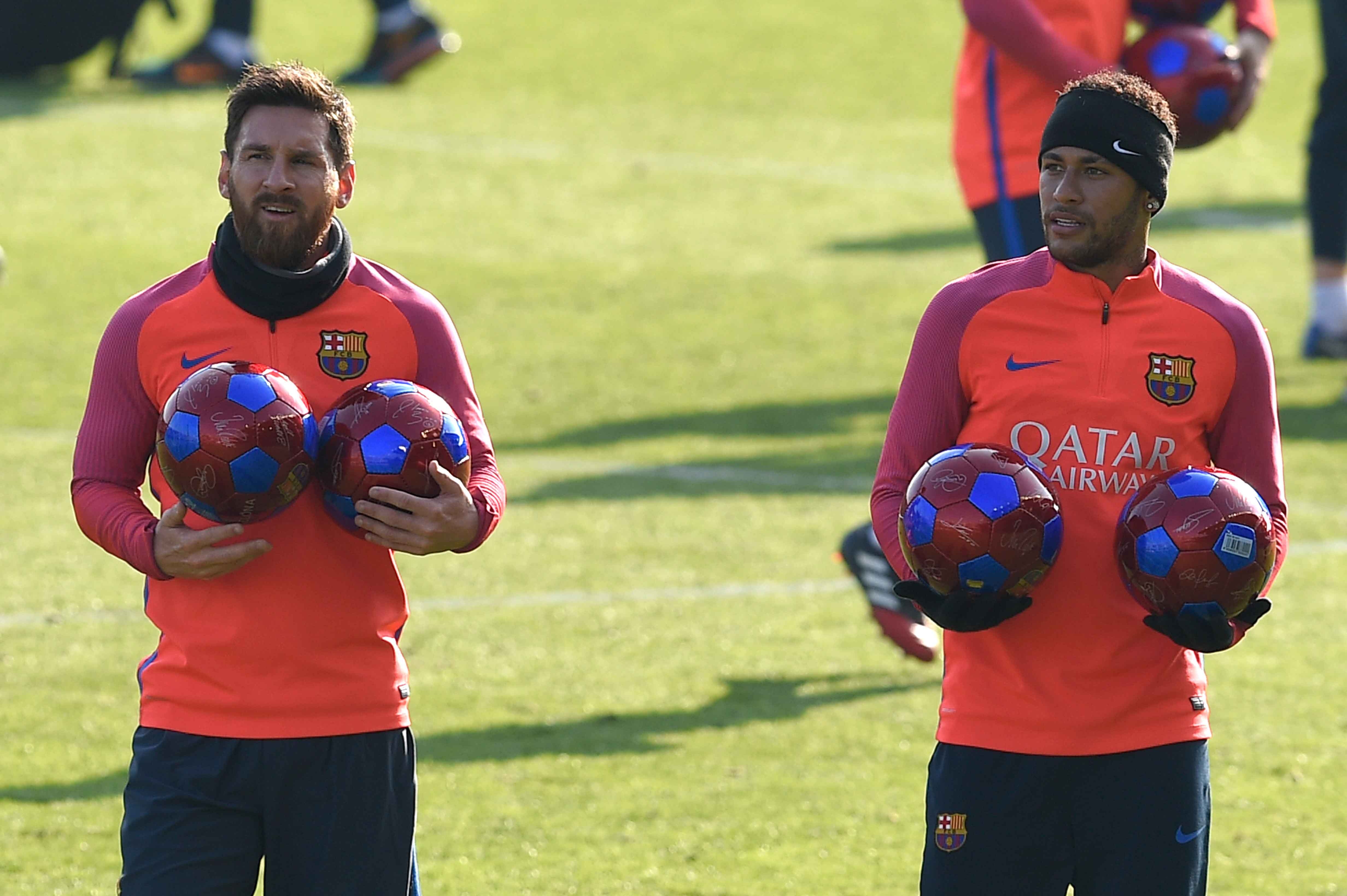 Messi solo va ghi ban anh 5