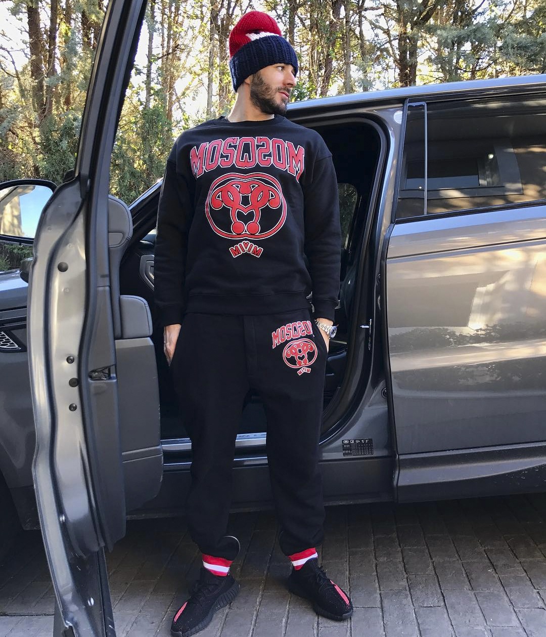 Messi chơi đùa cùng chó ảnh 5 Messi choi dua cung cho anh 5