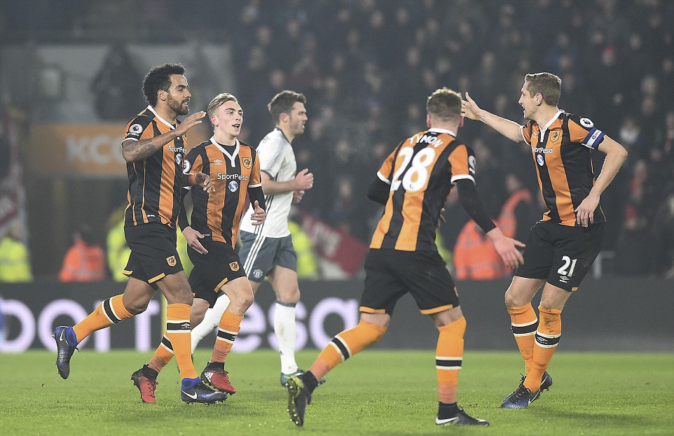 MU vao chung ket League Cup anh 5